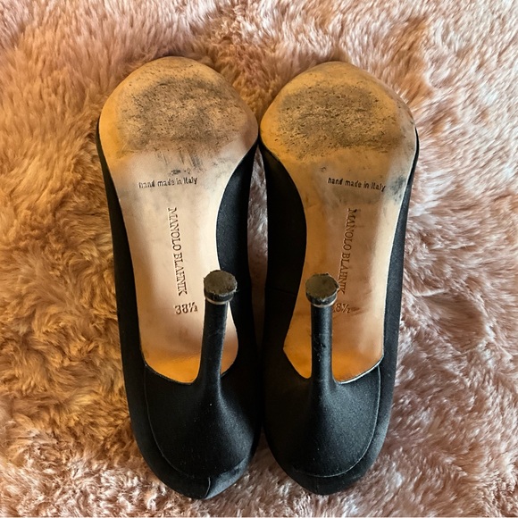 Manolo Blahnik Black Hangisi - Picture 7 of 9